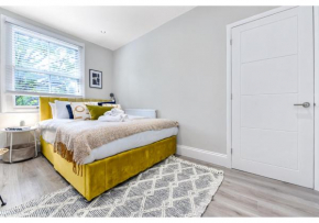 New and Modern flat in London!